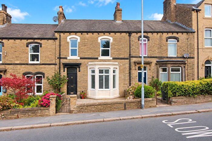 3 Bedroom Terraced House For Sale In Bolton Road, Silsden, BD20