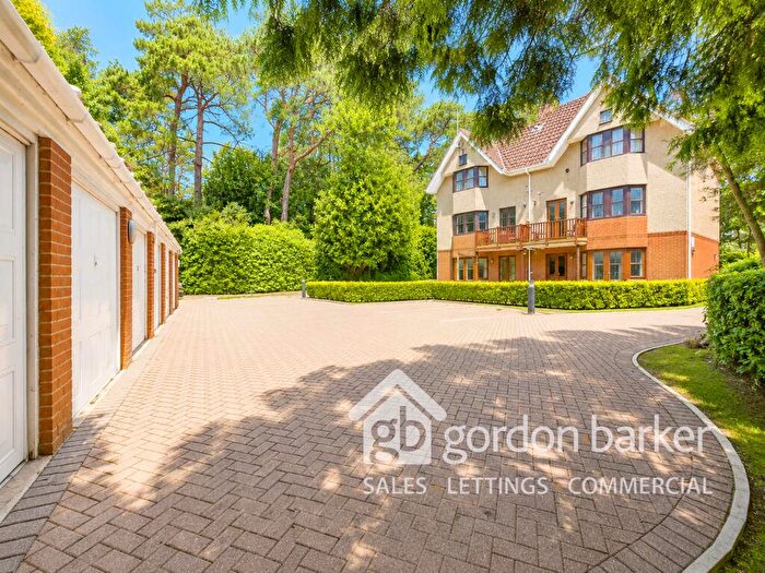 2 Bedroom Flat For Sale In St Valerie Road, Meyrick Park, BH2