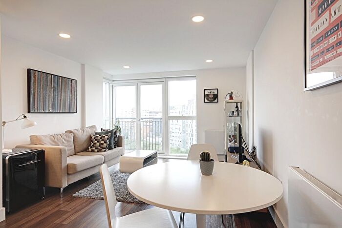 1 Bedroom Flat To Rent In Market Road, London, N7