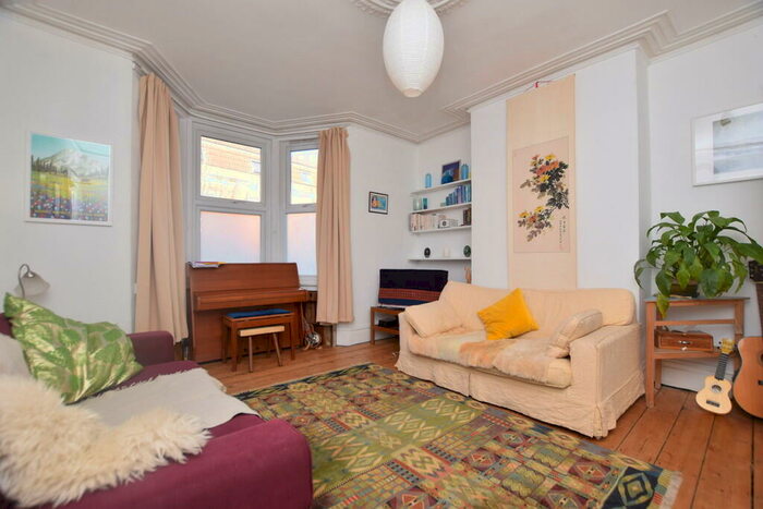 2 Bedroom Flat To Rent In Lower Cheltenham Place, Bristol, BS6