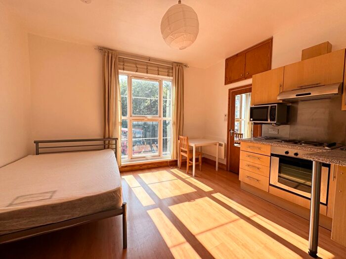 Studio To Rent In Hornsey Road, Archway, N19