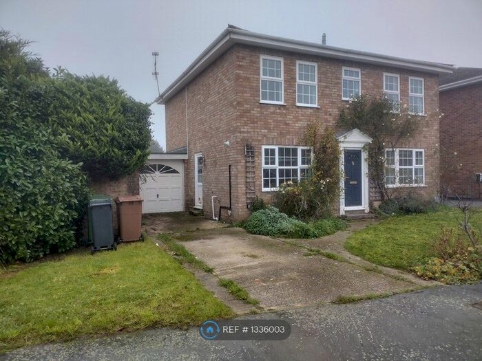 4 Bedroom Detached House To Rent In Arethusa Way, Bisley, Woking, GU24