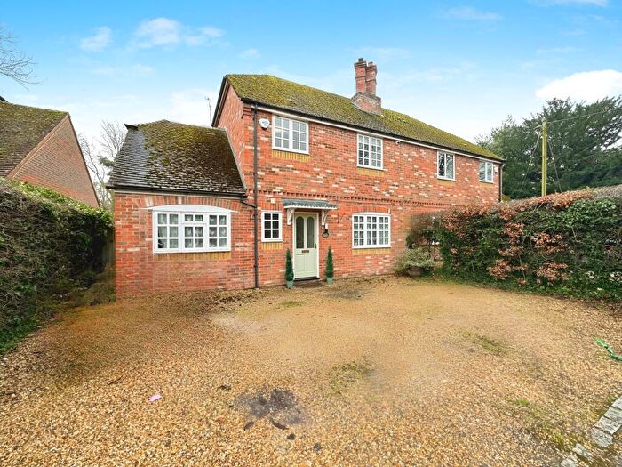 3 Bedroom Semi-Detached House To Rent In Hydes Platt, Ecchinswell, RG20