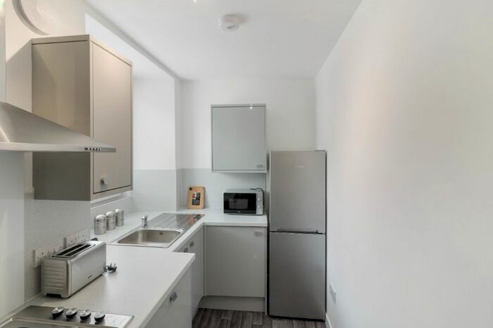 2 Bedroom Flat To Rent In Pitfour Street, West End, Dundee, DD2