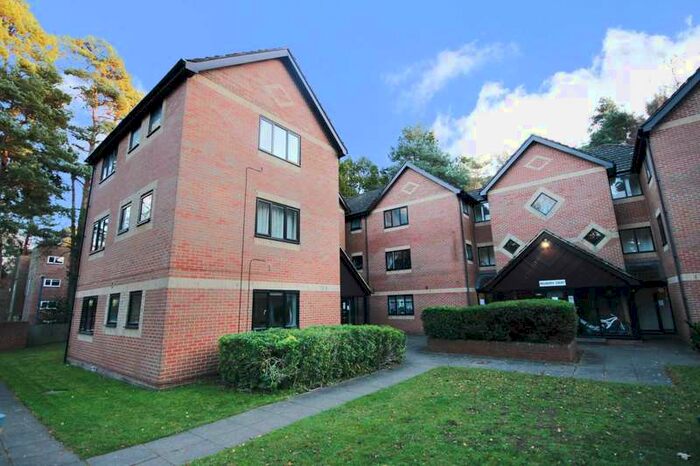 1 Bedroom Apartment To Rent In Wayland Close, Bracknell, RG12