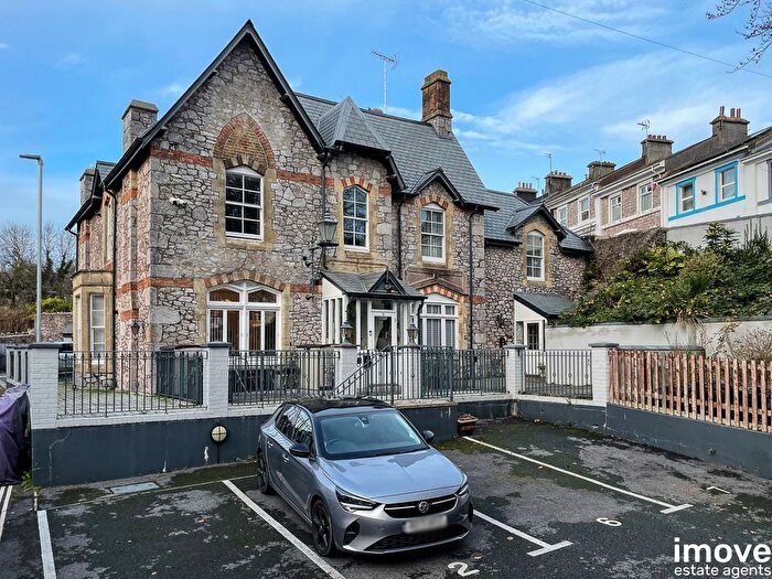 2 Bedroom Flat For Sale In Ellacombe Road, Torquay, TQ1