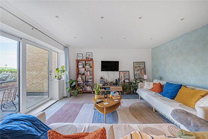 2 Bedroom Apartment For Sale In Rotherhithe Street, London, SE16