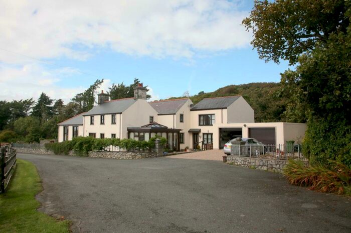 4 Bedroom Detached House For Sale In Abererch, Pen Llyn Peninsula, LL53