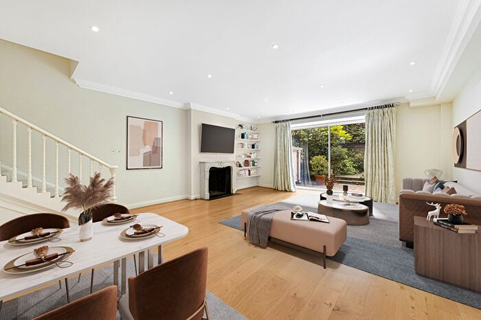 2 Bedroom Flat To Rent In Eaton Square, Belgravia, SW1W