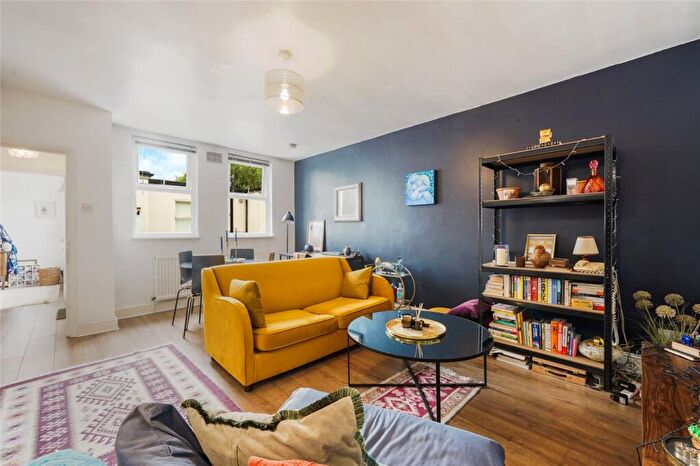 1 Bedroom Apartment For Sale In Hercules Place, London, N7