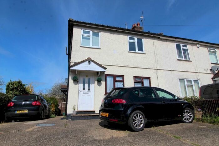 2 Bedroom Maisonette To Rent In Deaconsfield Road, Hemel Hempstead, Hertfordshire, HP3