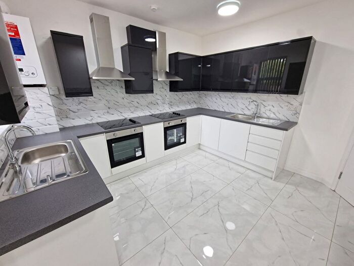 Studio To Rent In Room Kingston Road, Luton, LU2