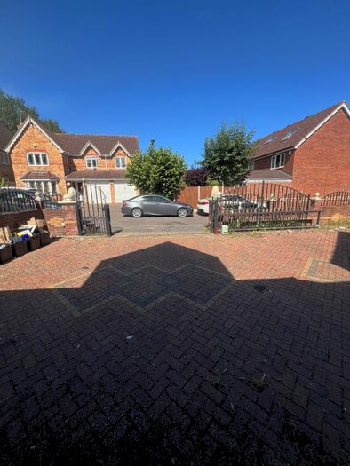 4 Bedroom Detached House To Rent In Mylne Close, Cheshunt, Waltham Cross, EN8