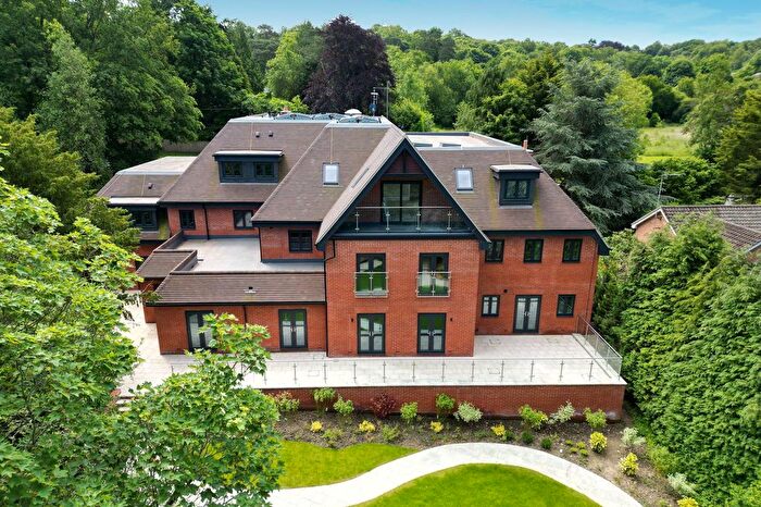 2 Bedroom Flat For Sale In Apartment Green Hedges, Westerham Road, Oxted, RH8
