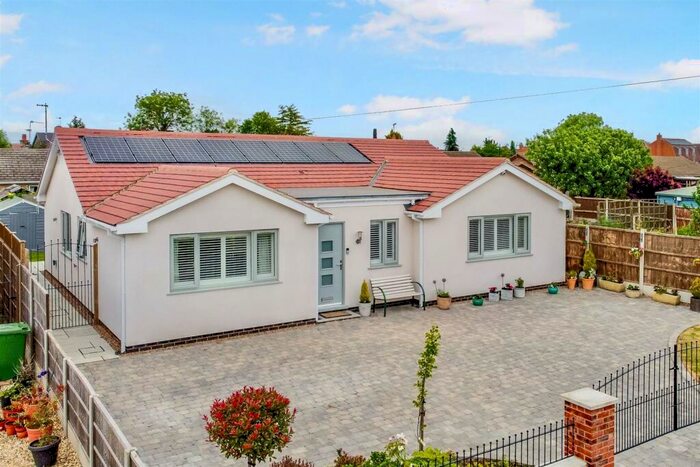 3 Bedroom Bungalow For Sale In Kirtons Lane, Long Bennington, NG23