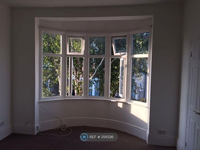 1 Bedroom Flat To Rent In North Avenue, Southend-On-Sea, SS2