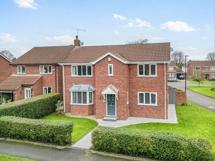 4 Bedroom Detached House For Sale In Dykes Lane, Copmanthorpe, York, YO23
