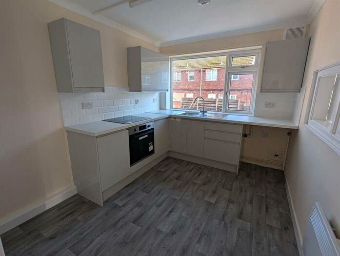 2 Bedroom Apartment To Rent In Wingate Close, Kings Norton, Birmingham, B30