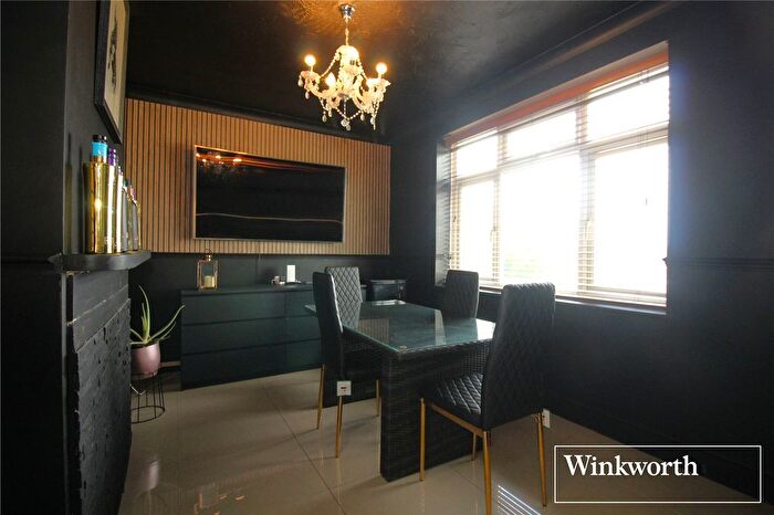 3 Bedroom Semi-Detached House For Sale In Walshford Way, Borehamwood, Hertfordshire, WD6