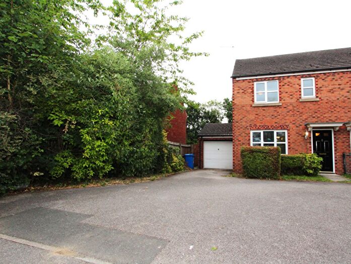 3 Bedroom Semi-Detached House To Rent In Ivy Wood Gardens, Duckmanton, S44