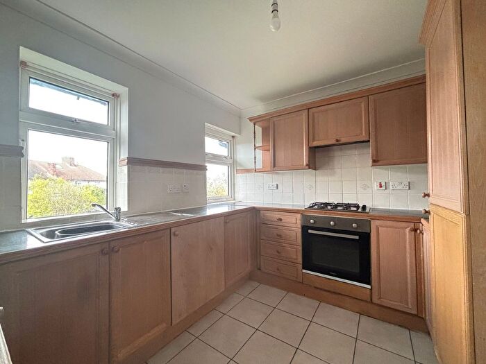 3 Bedroom Flat To Rent In Halbutt Street, Dagenham, RM9