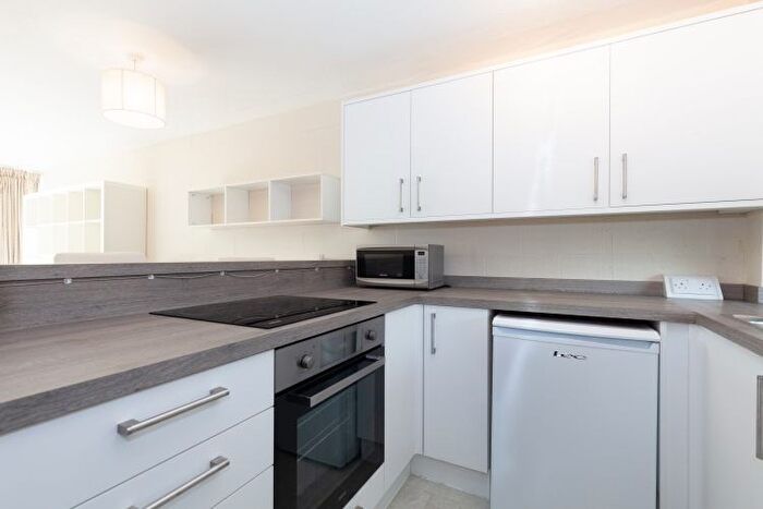 1 Bedroom Flat To Rent In Thackley End, Oxford, OX2