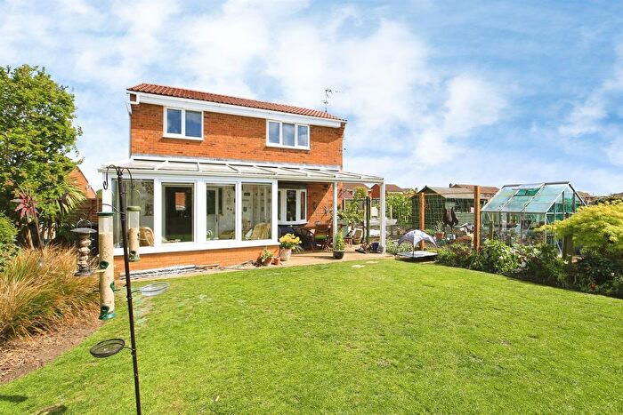 2 Bedroom Semi Detached House For Sale In Hawkshead Way, Peterborough, PE4