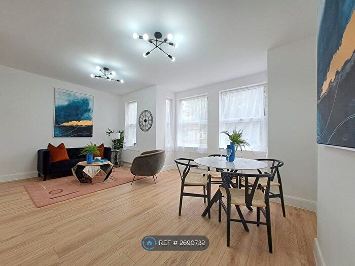 3 Bedroom Flat To Rent In Eagle Road, Wembley, HA0