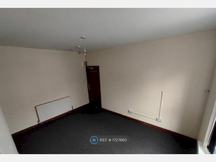 3 Bedroom Flat To Rent In Keighley Road, Bradford, BD9