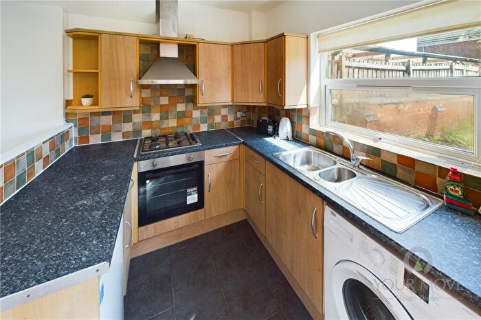 5 Bedroom House To Rent In Abington Avenue, Northampton, NN1