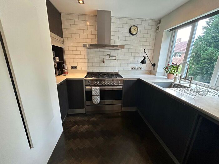 3 Bedroom House To Rent In East Drive, B5