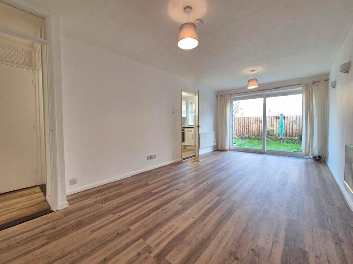 1 Bedroom Apartment To Rent In Springland Close, Ipswich, IP4