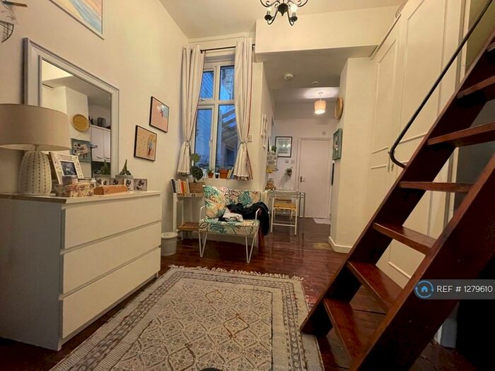 1 Bedroom Flat To Rent In Camden High Street, London, NW1