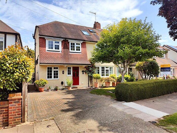 4 Bedroom Semi Detached House For Sale In Park Avenue, Orpington, BR6