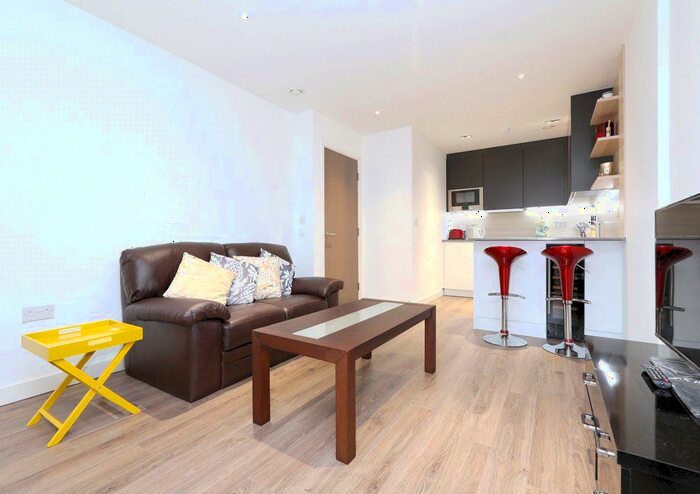 1 Bedroom Flat To Rent In Devan Grove, London, N4