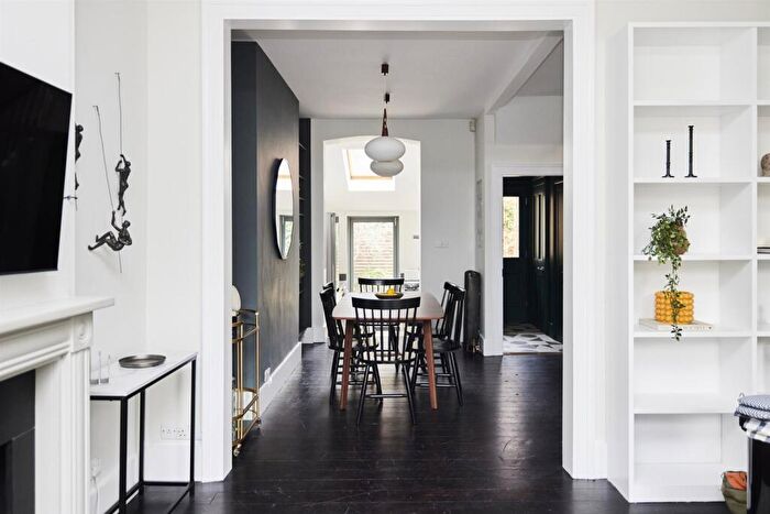 3 Bedroom End Of Terrace House For Sale In Peckham Hill Street, London, SE15