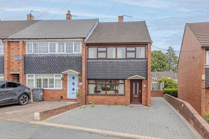 2 Bedroom Town House For Sale In Honeywall, Penkhull, ST4