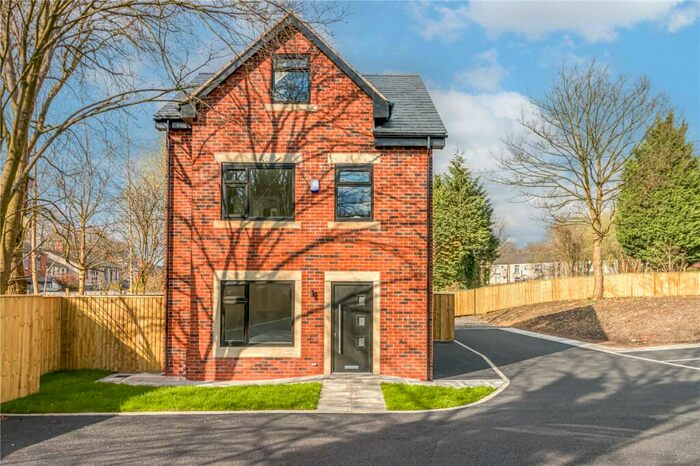 5 Bedroom Detached House To Rent In Yarrow Hill, Rochdale, Greater Manchester, OL16