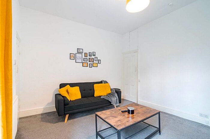 2 Bedroom Flat To Rent In Clayton, M11