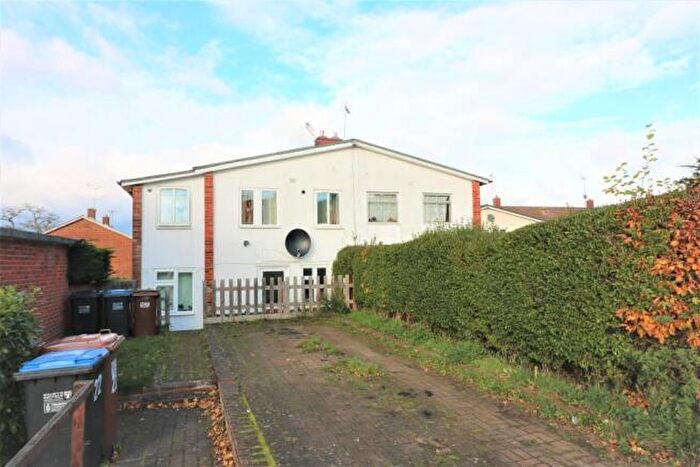 4 Bedroom Semi Detached House For Sale In Oak Grove, Hatfield, AL10