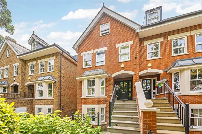 5 Bedroom Property To Rent In Cromwell Road, Teddington, TW11