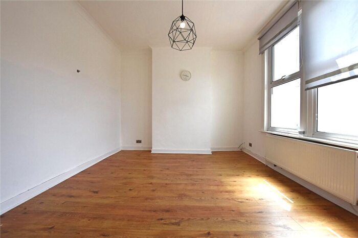 1 Bedroom Apartment To Rent In Bensham Grove, Thornton Heath, CR7