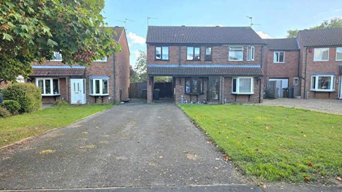 3 Bedroom Semi-Detached House For Sale In Sandhurst Crescent, Sleaford, NG34