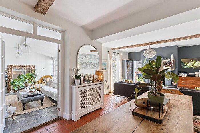 7 Bedroom Property For Sale In High Street, Olney, MK46