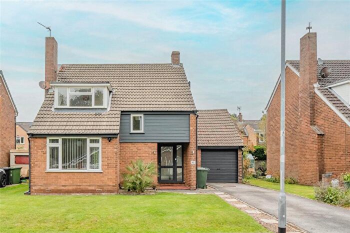 3 Bedroom Detached House For Sale In Barfield Crescent, Leeds, LS17
