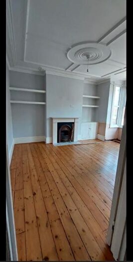 2 Bedroom Flat To Rent In Church Field Avenue, London, N12