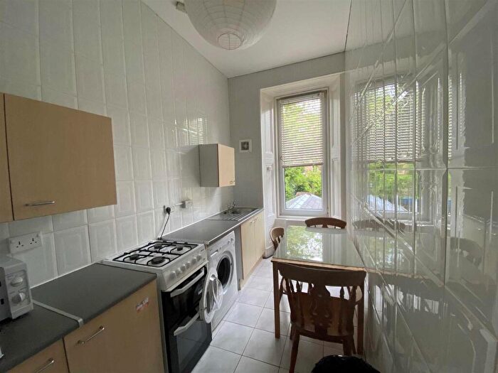 3 Bedroom Flat To Rent In Kersland Street, Hillhead, Glasgow, G12