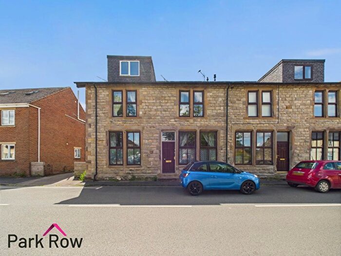 3 Bedroom Terraced House For Sale In High Street, South Milford, Leeds, LS25