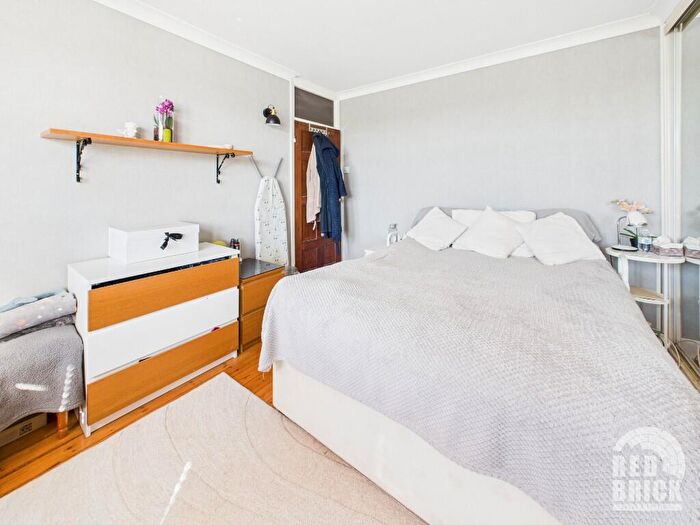 3 Bedroom End Of Terrace House For Sale In Lake View Road, Coventry, West Midlands, CV5