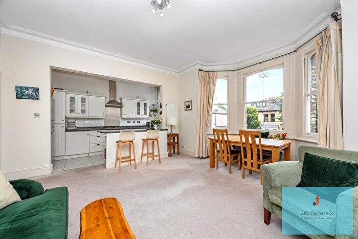 2 Bedroom Apartment For Sale In Wilbury Road, Hove, BN3